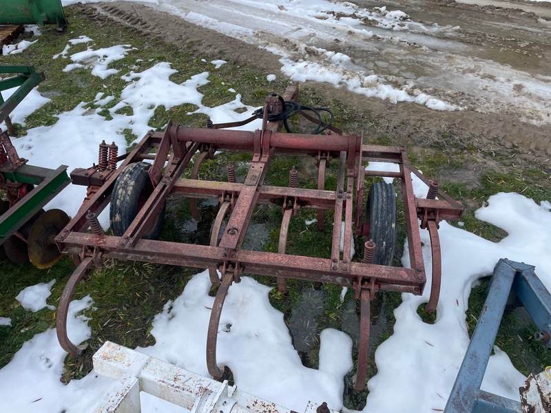 Tillage - Plows  Graham 9 Tooth Chisel Plow Photo